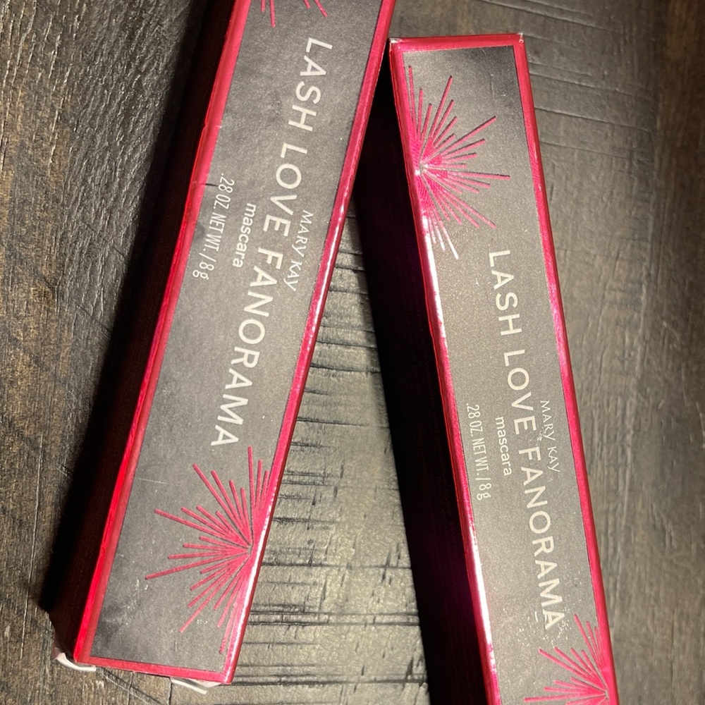 Mary Kay Lash Love Fanorama Mascara - I 🖤 Black